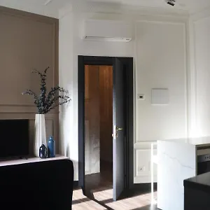 2* Affittacamere Palazzo Delle Sirene Deluxe Apartment&boutique